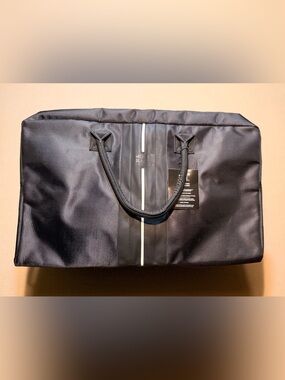 Mont Blanc Parfum Black Weekender Bag with adjustable shoulder strap NWT